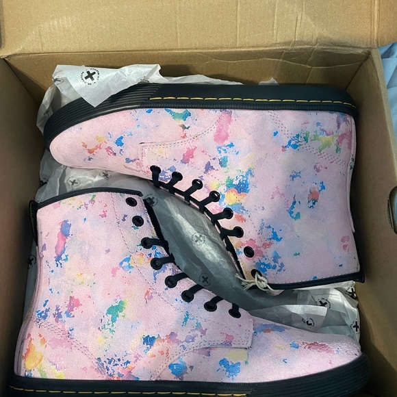 Dr. Martens Shoes - Dr. Martens Womens Size 9 Never worn or even tried on in original box.